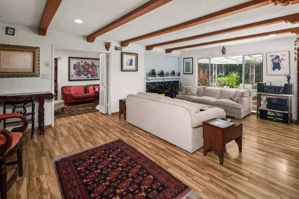 8925 Cliffridge Avenue La Jolla, CA 92037