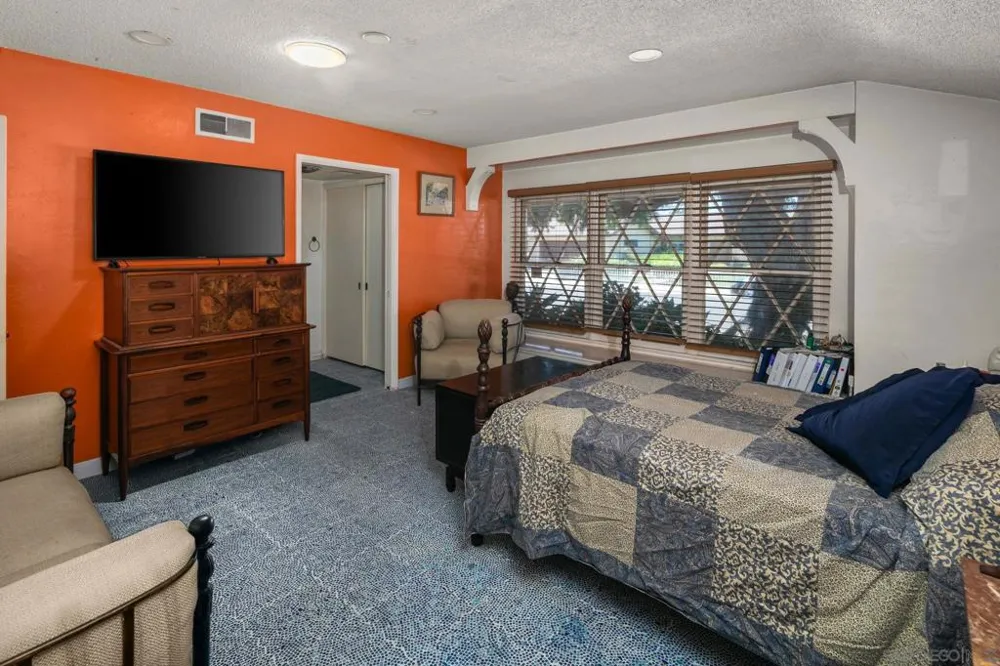 8925 Cliffridge Avenue La Jolla, CA 92037