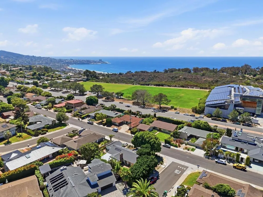 8925 Cliffridge Avenue La Jolla, CA 92037