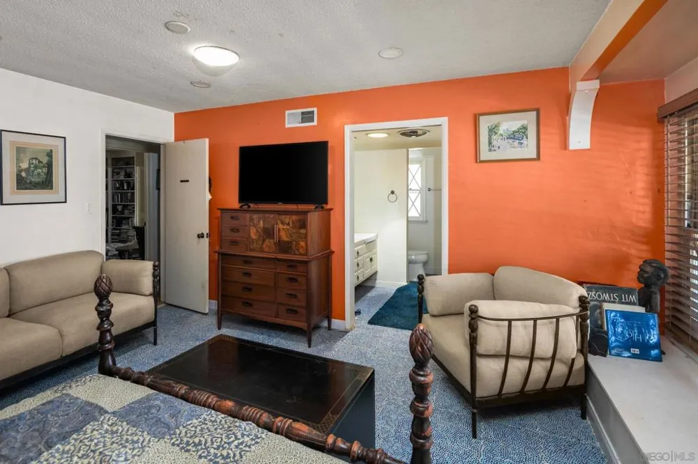8925 Cliffridge Avenue La Jolla, CA 92037