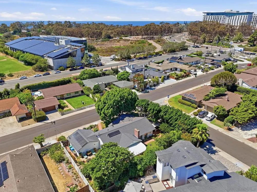 8925 Cliffridge Avenue La Jolla, CA 92037