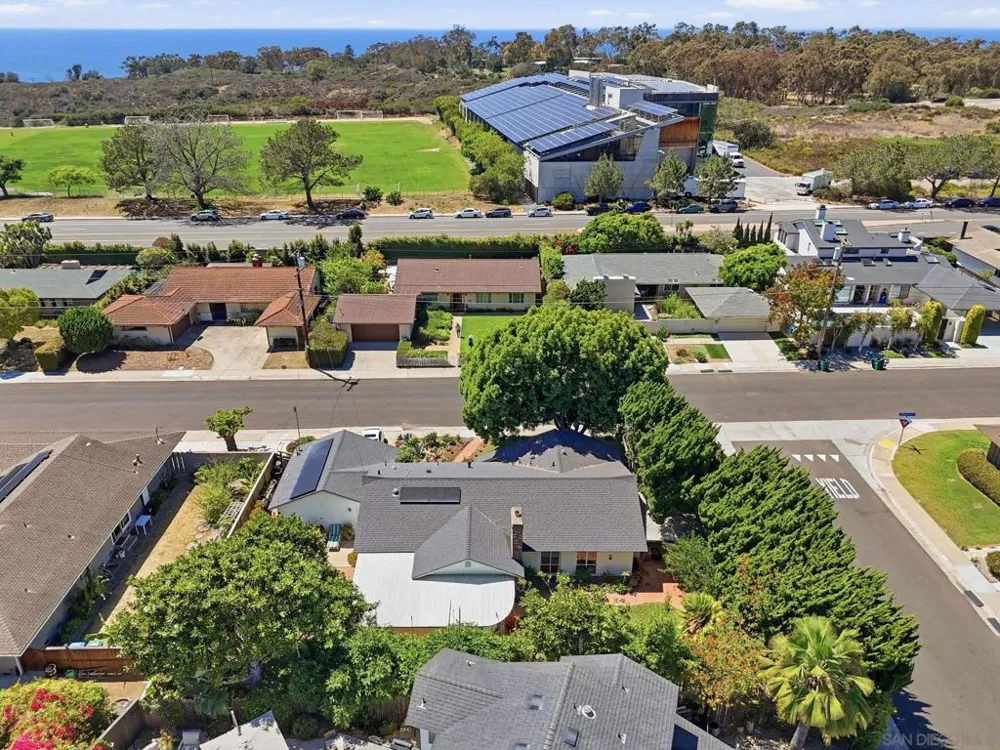 8925 Cliffridge Avenue La Jolla, CA 92037