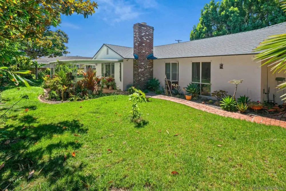 8925 Cliffridge Avenue La Jolla, CA 92037