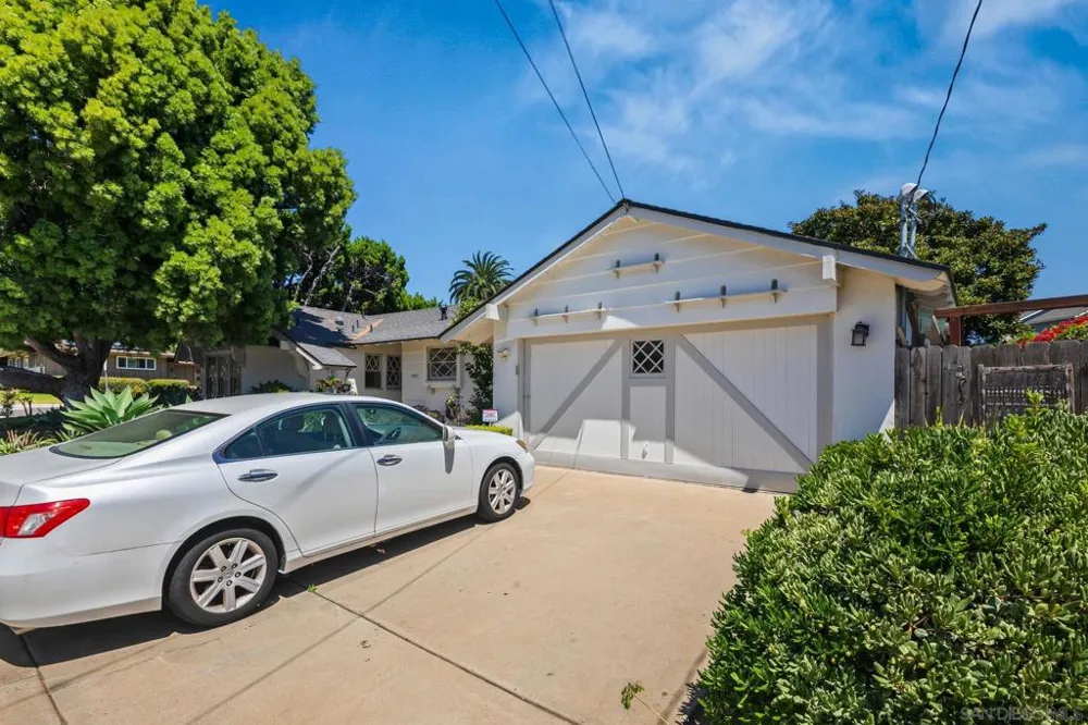 8925 Cliffridge Avenue La Jolla, CA 92037
