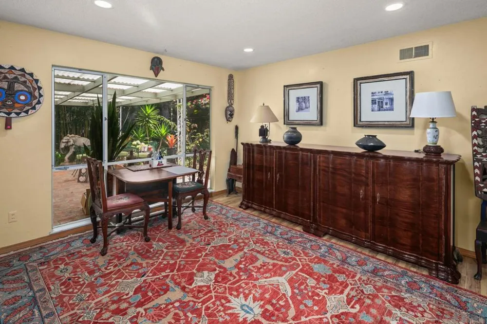 8925 Cliffridge Avenue La Jolla, CA 92037