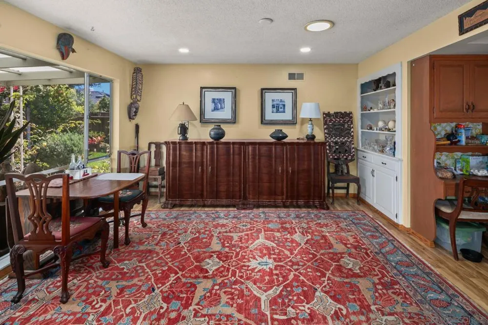 8925 Cliffridge Avenue La Jolla, CA 92037