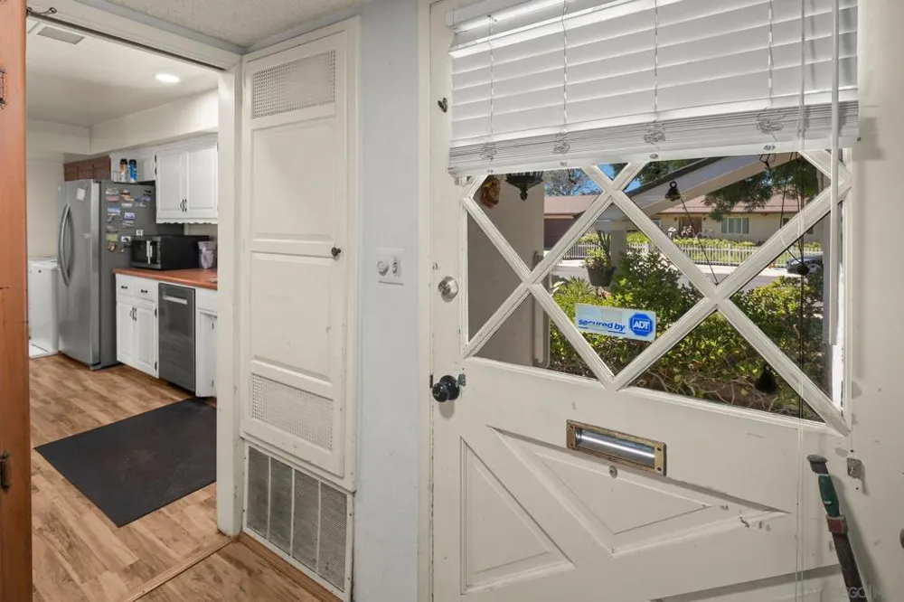 8925 Cliffridge Avenue La Jolla, CA 92037