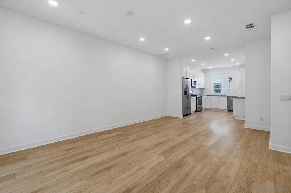 4366 Pacifica Way #3 Oceanside, CA 92056