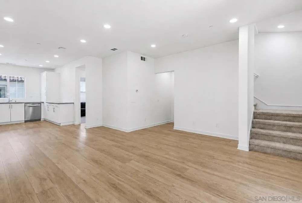 4366 Pacifica Way #3 Oceanside, CA 92056