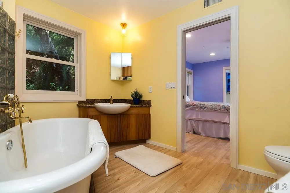 9707 Shadow Rd La Mesa, CA 91941