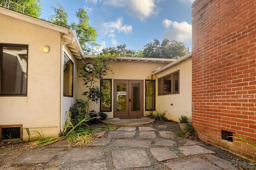 9707 Shadow Rd La Mesa, CA 91941