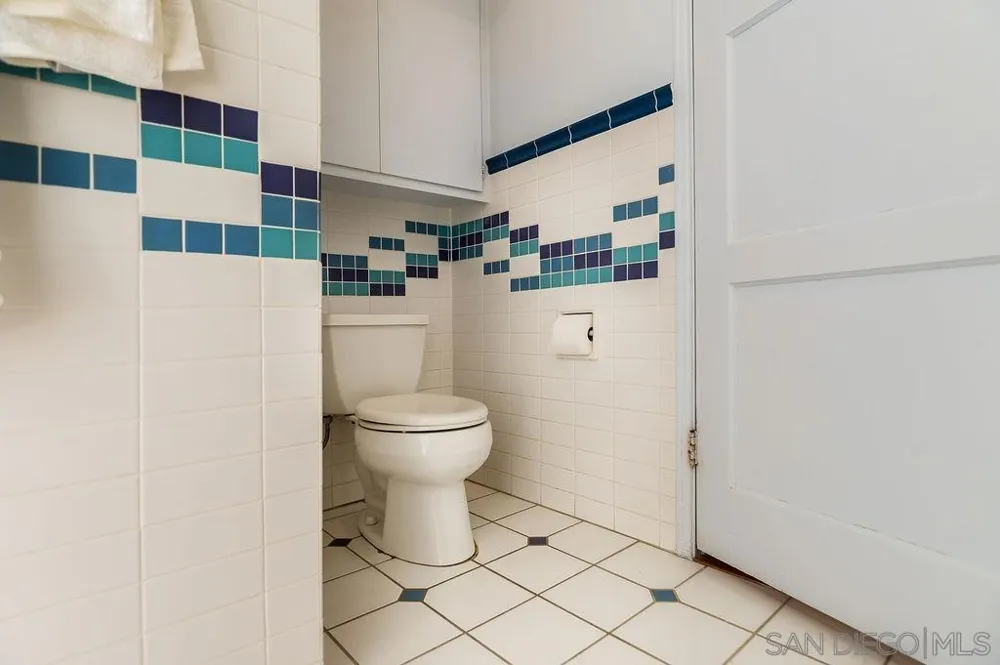 9707 Shadow Rd La Mesa, CA 91941