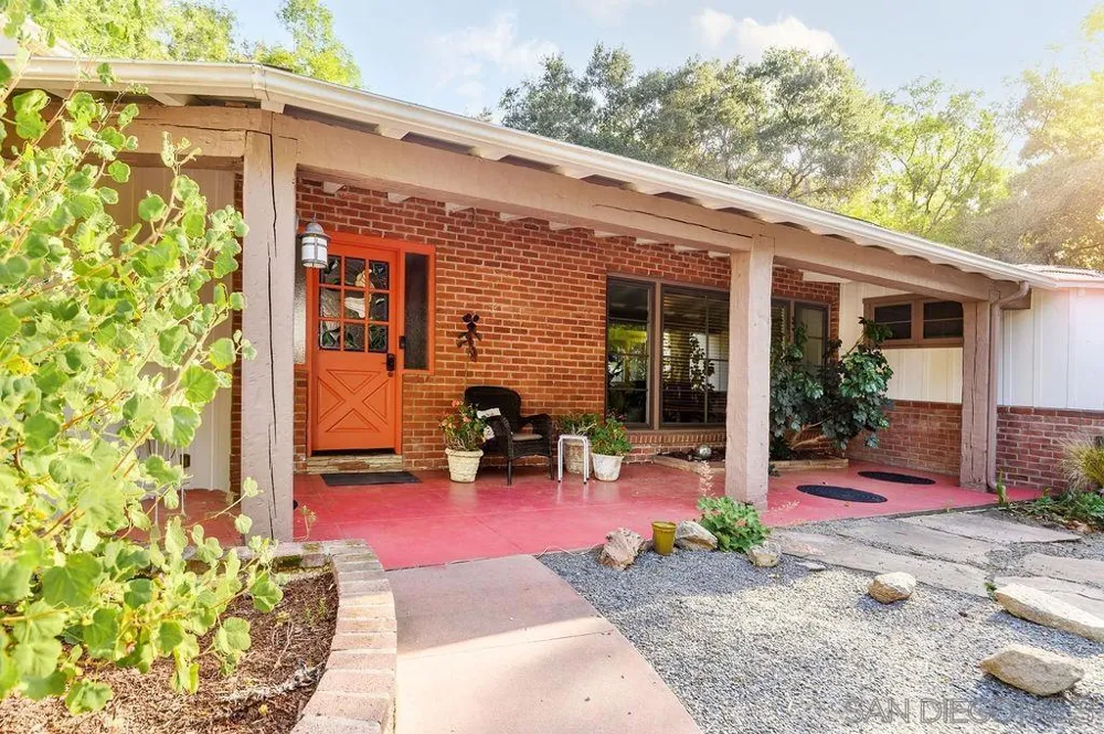 9707 Shadow Rd La Mesa, CA 91941