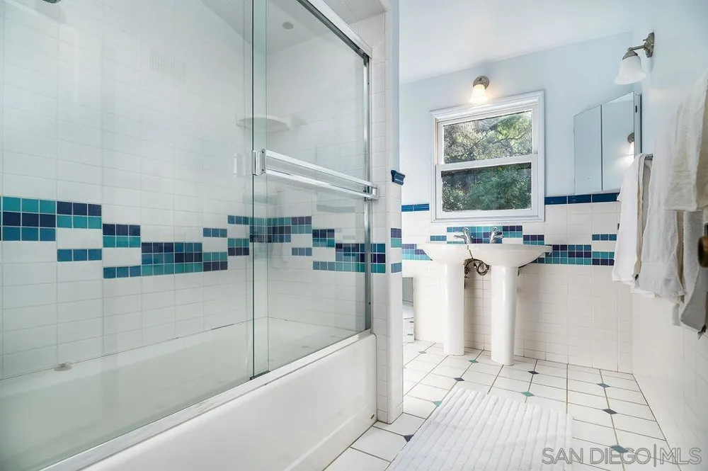 9707 Shadow Rd La Mesa, CA 91941
