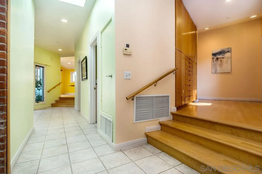 9707 Shadow Rd La Mesa, CA 91941