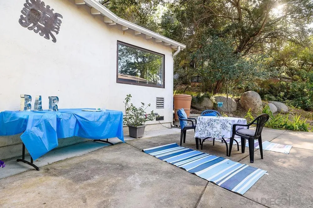 9707 Shadow Rd La Mesa, CA 91941