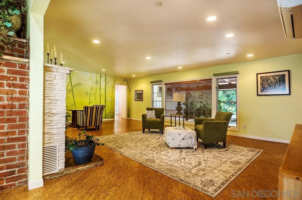 9707 Shadow Rd La Mesa, CA 91941