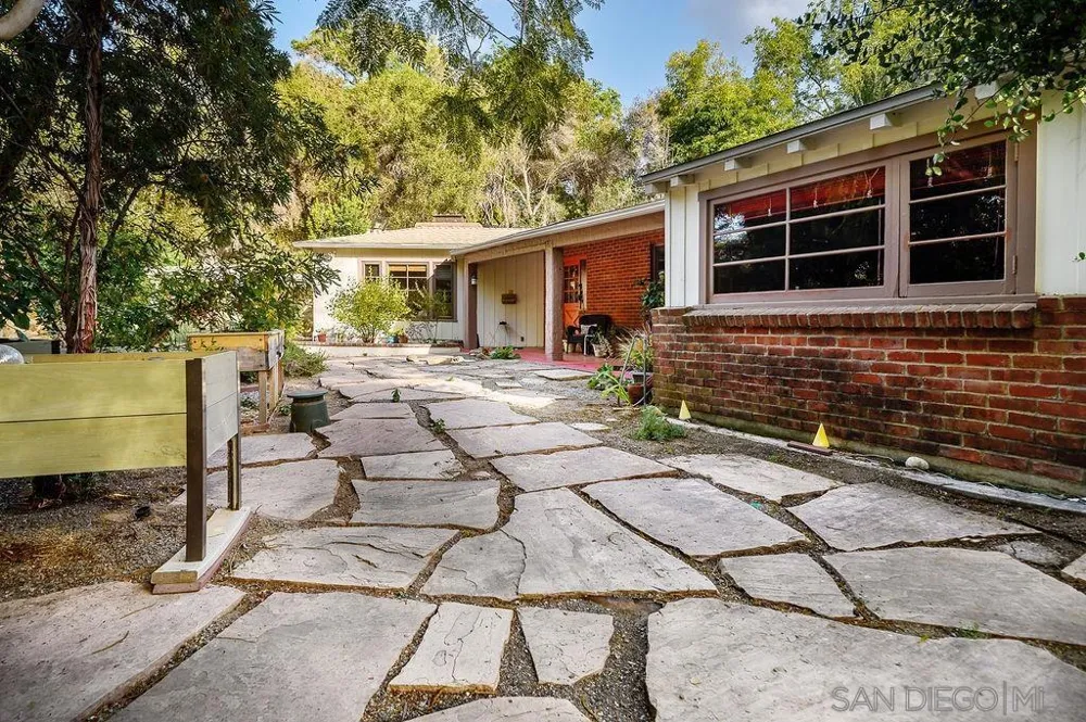 9707 Shadow Rd La Mesa, CA 91941