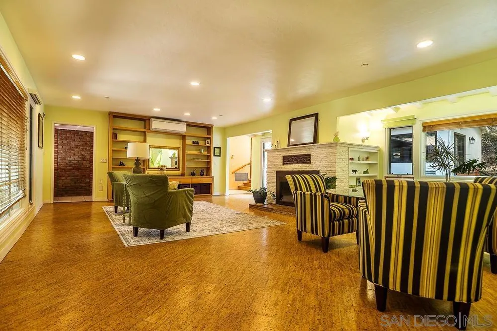 9707 Shadow Rd La Mesa, CA 91941