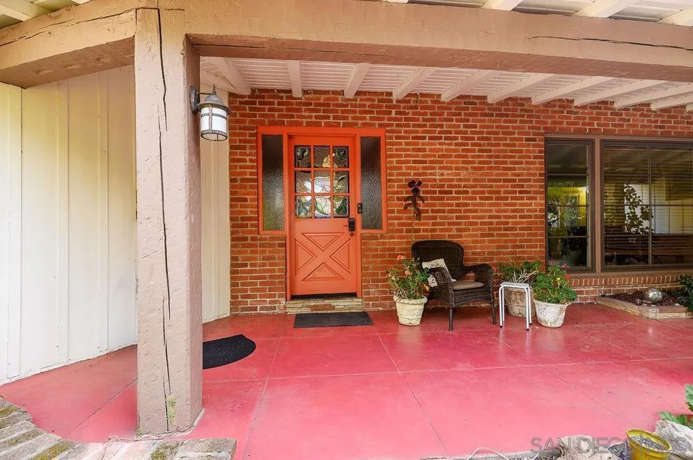 9707 Shadow Rd La Mesa, CA 91941