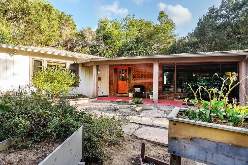 9707 Shadow Rd La Mesa, CA 91941