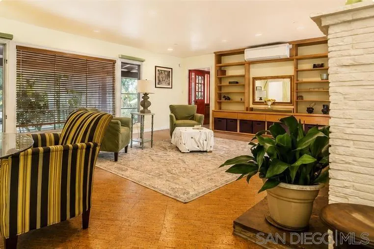 9707 Shadow Rd La Mesa, CA 91941