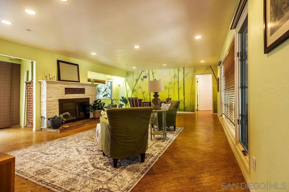 9707 Shadow Rd La Mesa, CA 91941
