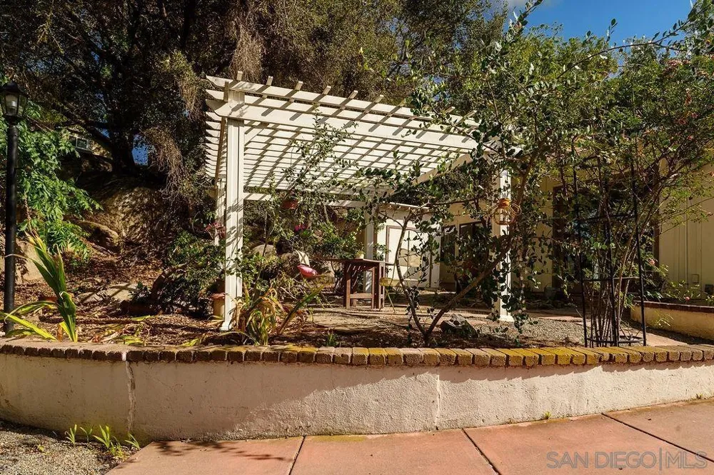 9707 Shadow Rd La Mesa, CA 91941