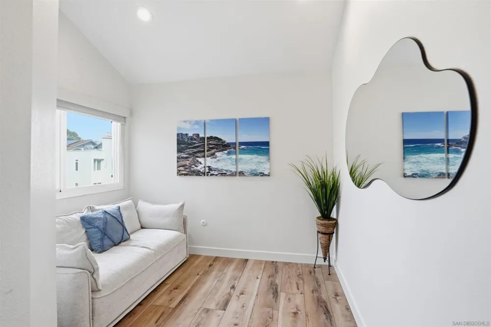 2444 Caminito Venido San Diego, CA 92107