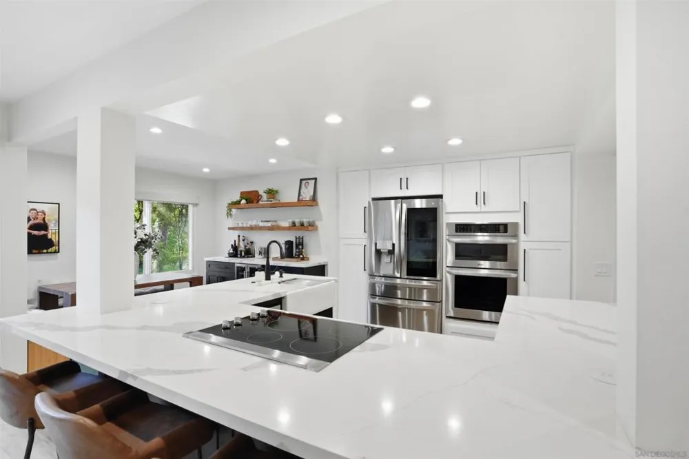 2444 Caminito Venido San Diego, CA 92107