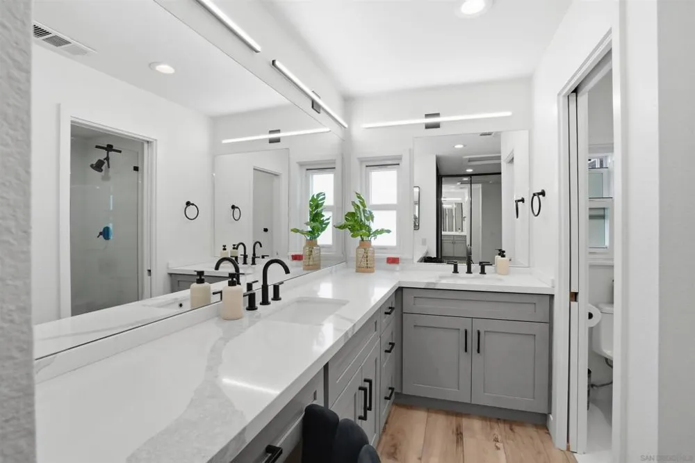 2444 Caminito Venido San Diego, CA 92107