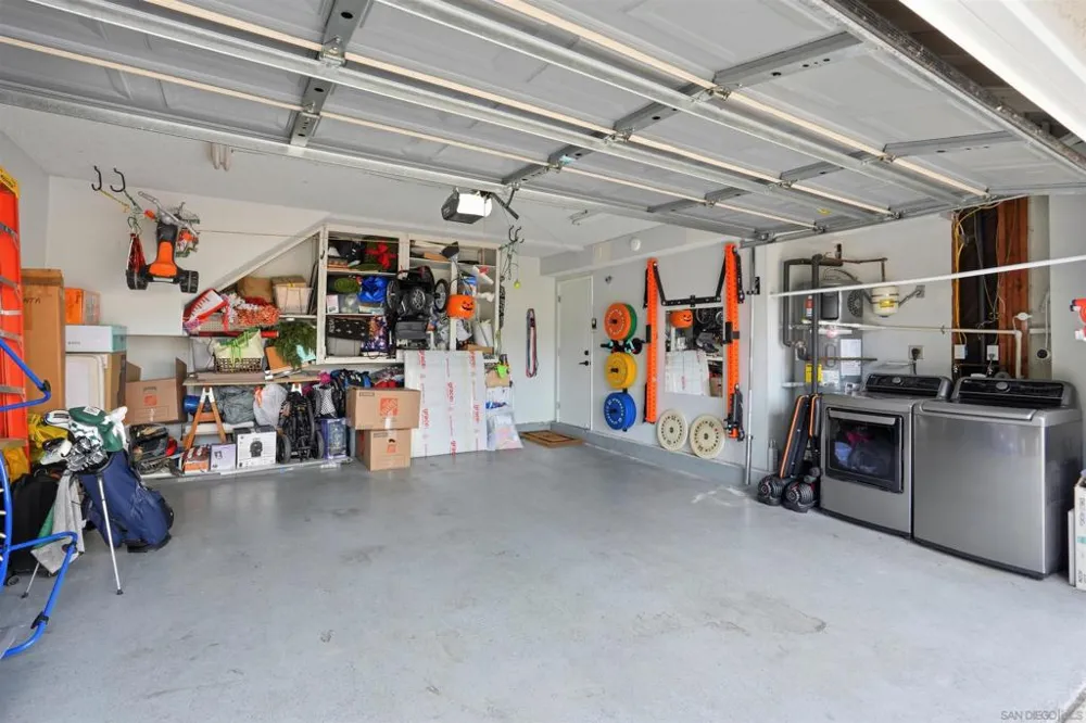 2444 Caminito Venido San Diego, CA 92107