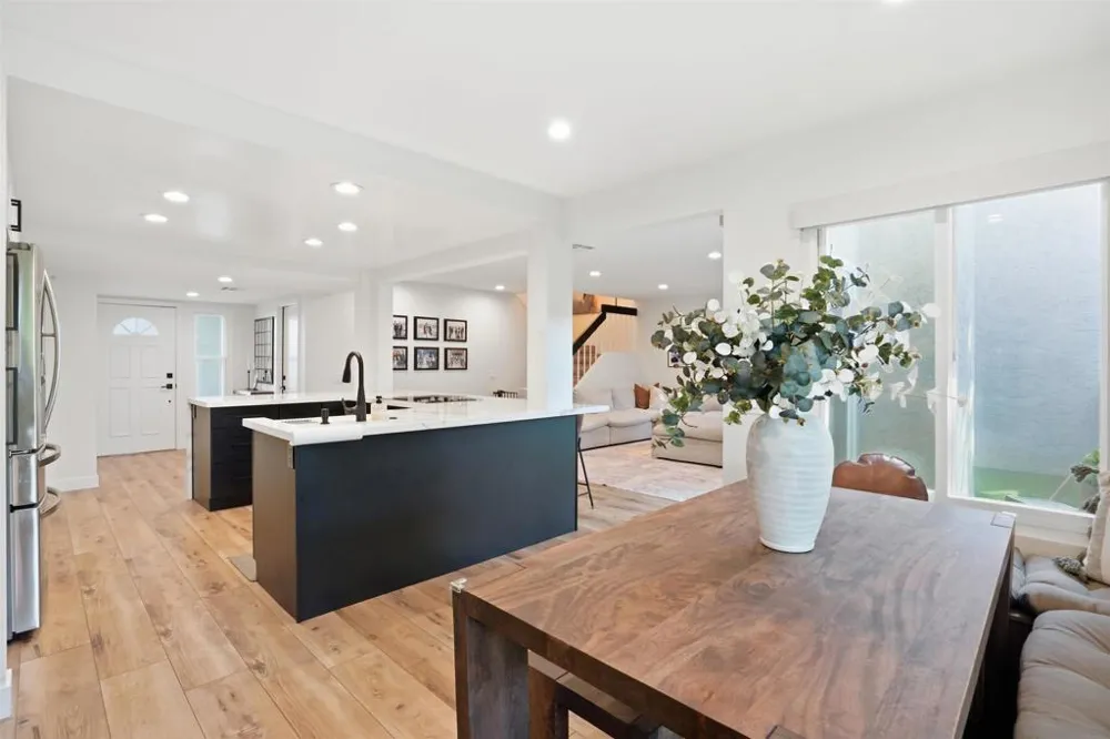 2444 Caminito Venido San Diego, CA 92107