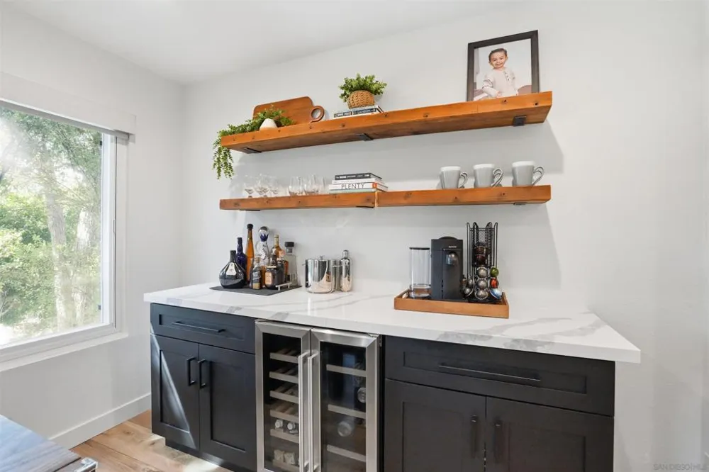 2444 Caminito Venido San Diego, CA 92107
