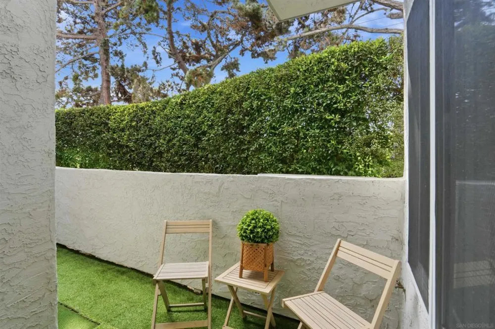 2444 Caminito Venido San Diego, CA 92107