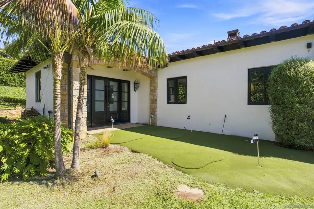 208 S Rios Solana Beach, CA 92075