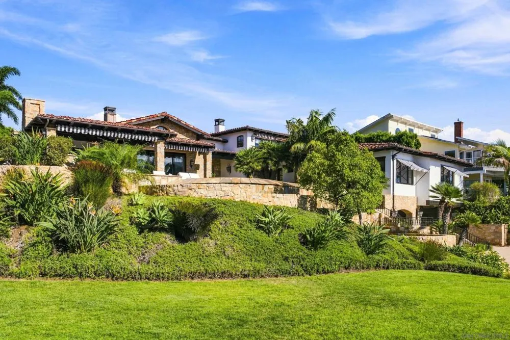 208 S Rios Solana Beach, CA 92075