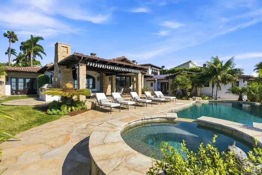 208 S Rios Solana Beach, CA 92075