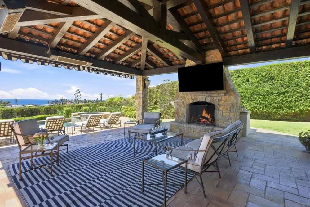 208 S Rios Solana Beach, CA 92075