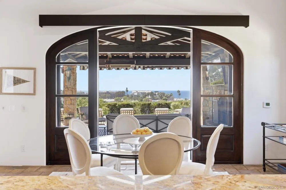208 S Rios Solana Beach, CA 92075