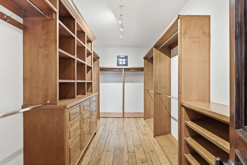 208 S Rios Solana Beach, CA 92075