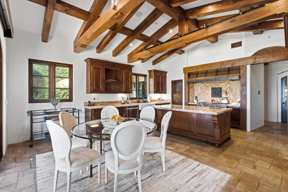 208 S Rios Solana Beach, CA 92075