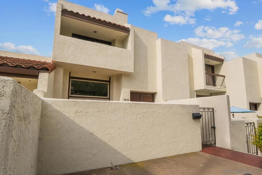 7410 Caminito Carlotta San Diego, CA 92120