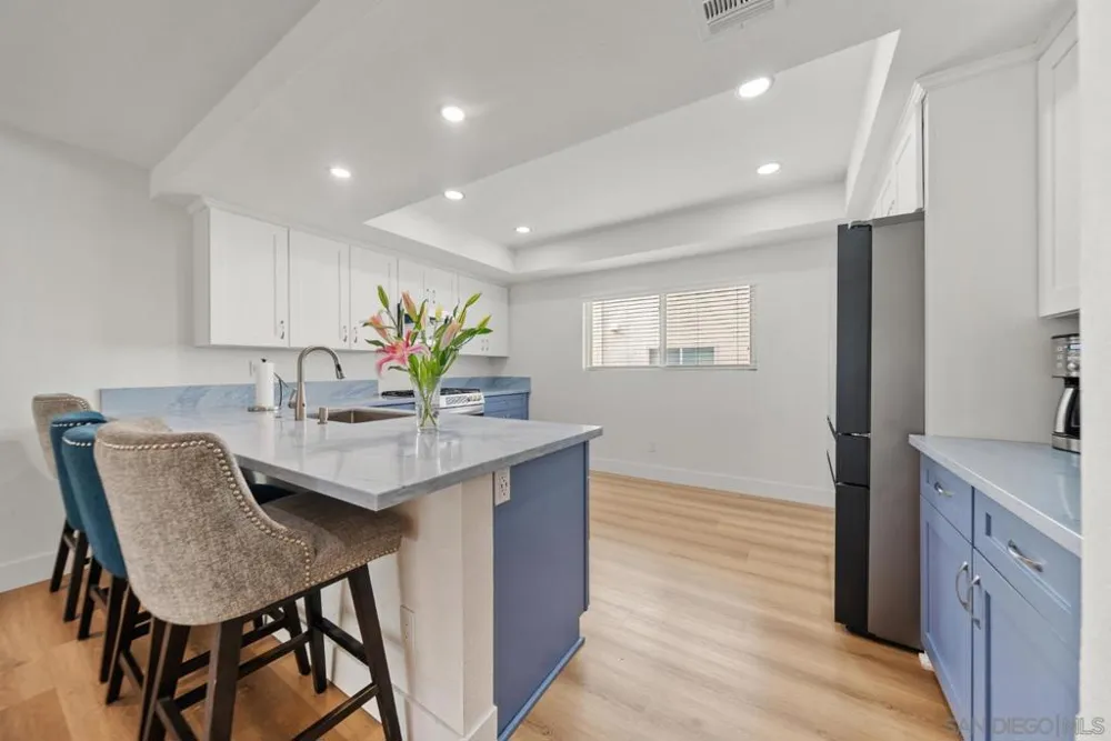 7410 Caminito Carlotta San Diego, CA 92120