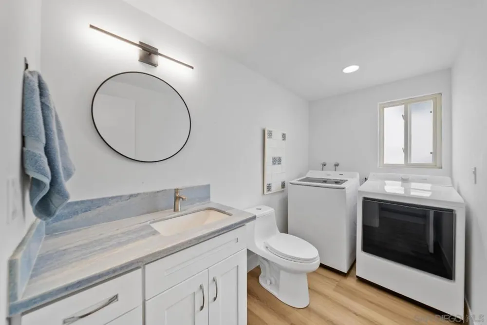 7410 Caminito Carlotta San Diego, CA 92120