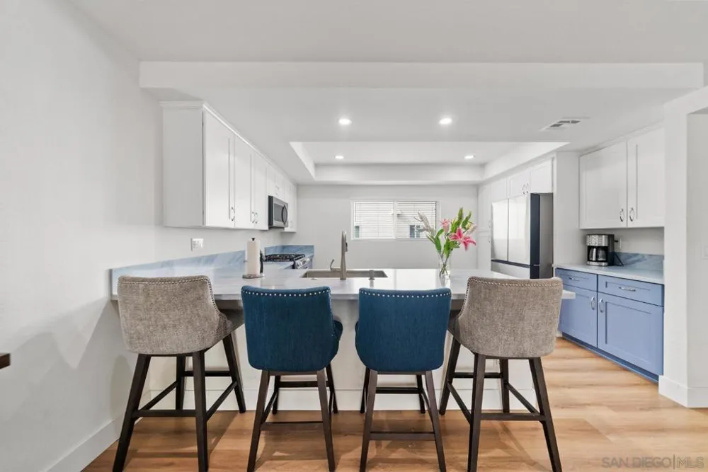 7410 Caminito Carlotta San Diego, CA 92120