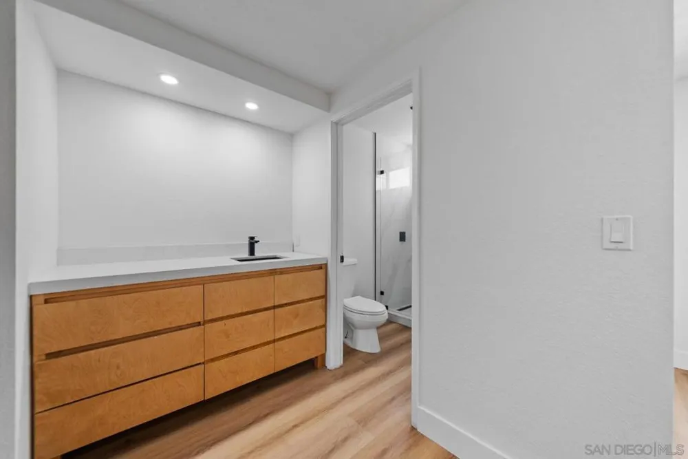 7410 Caminito Carlotta San Diego, CA 92120