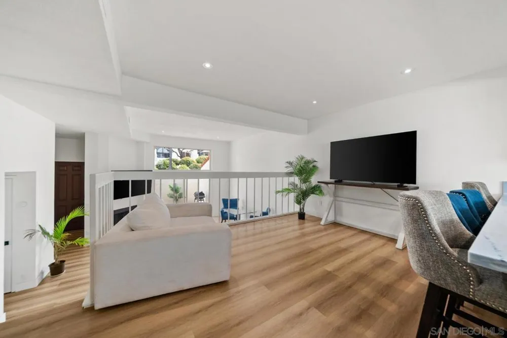 7410 Caminito Carlotta San Diego, CA 92120