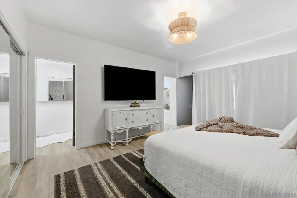 404 Bonair Street La Jolla, CA 92037