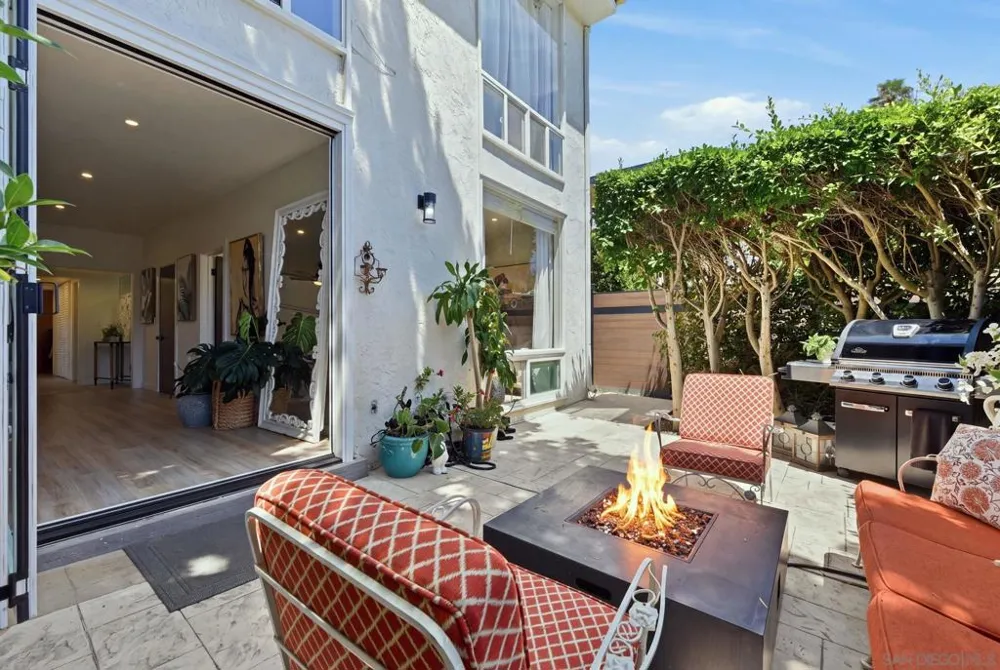 404 Bonair Street La Jolla, CA 92037